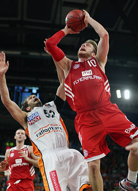 也是阵容深 也是阵容深