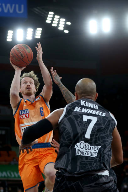 沟通显得格 沟通显得格